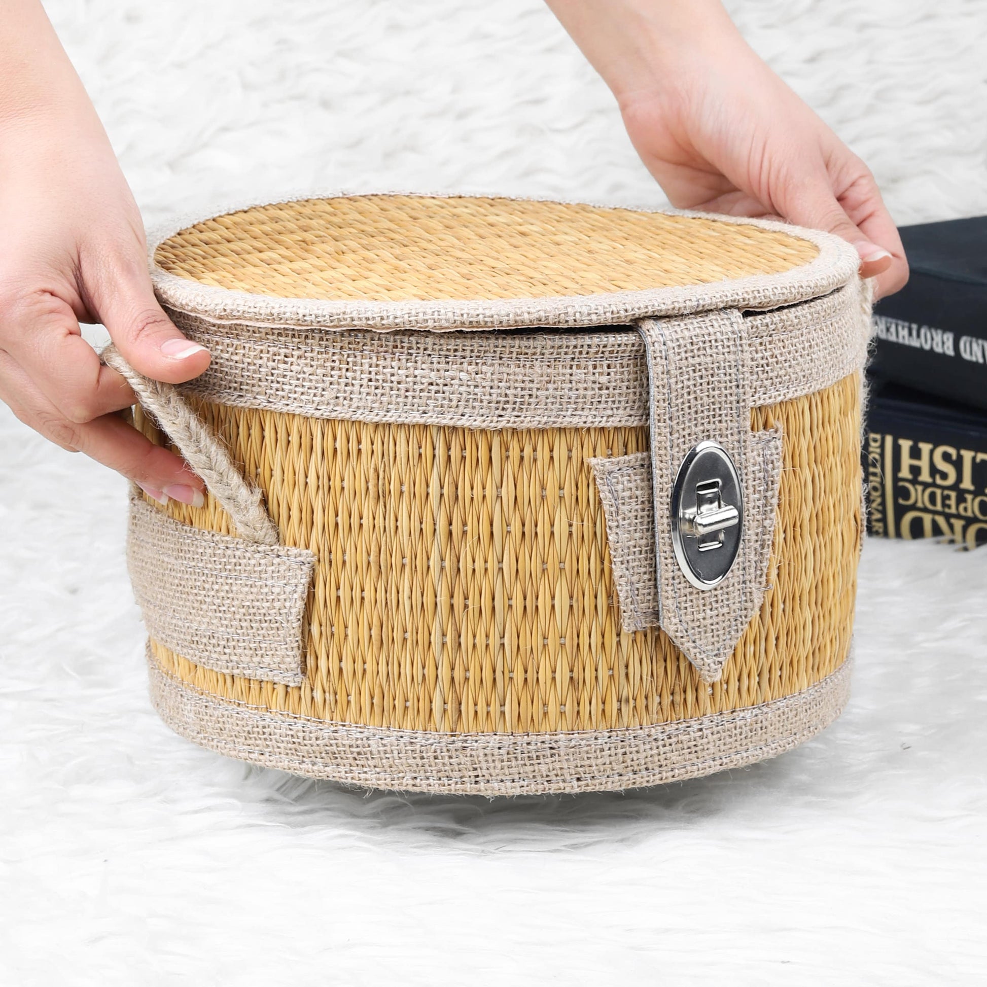 Round Picnic Basket Handmade from Straw / Practical Picnic Basket Bag / Straw Picnic Bag / Straw Bag Leather Hand / Cute Picnic Basket