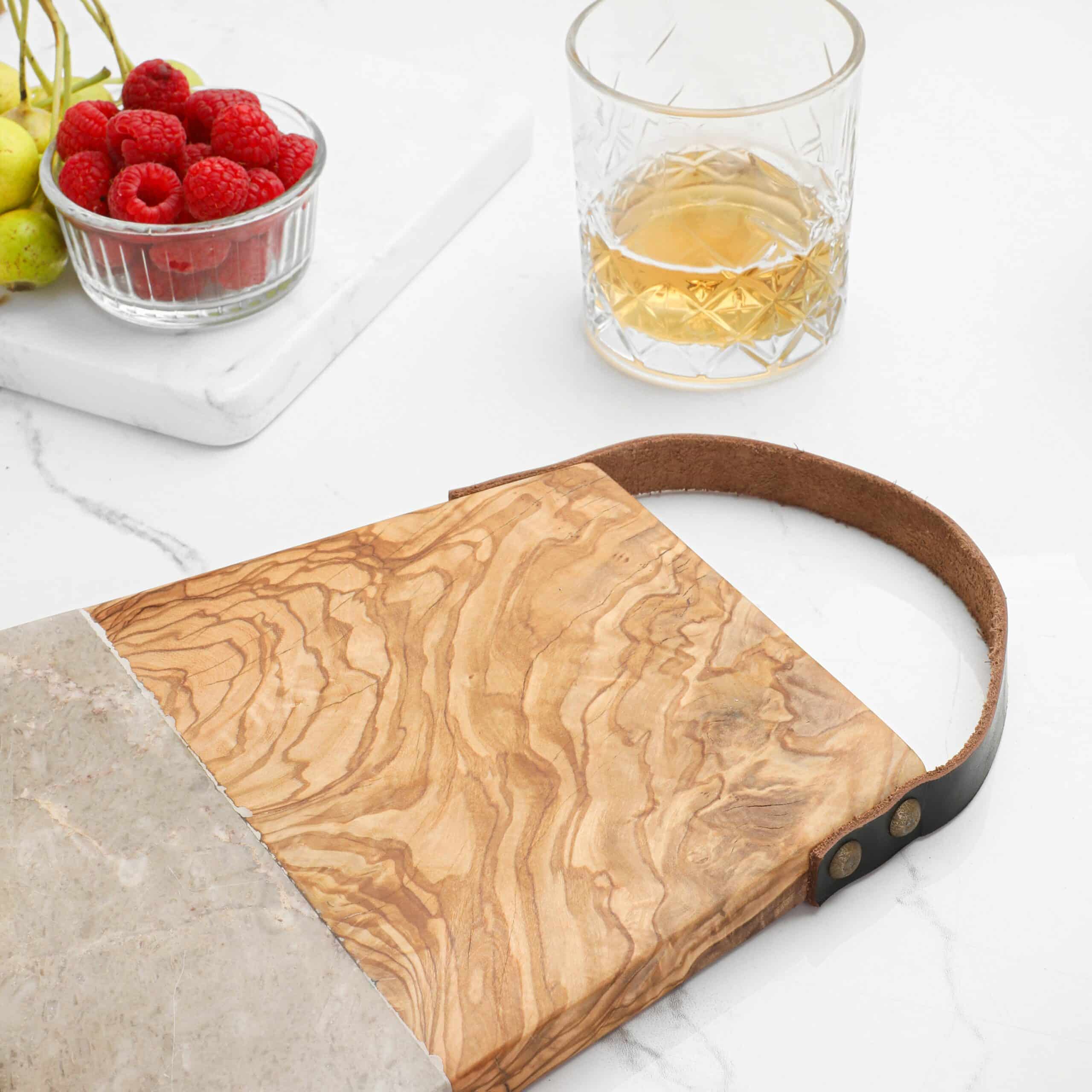 Marble and Wood Cutting Board with Handle - Artisraw
