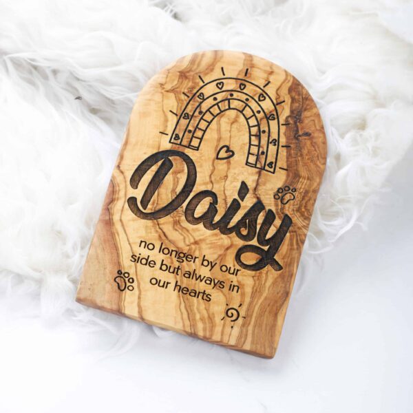Olive Wood Pet Memorial Plaque – Personalized Engraved Tribute | Artisraw Tunisie